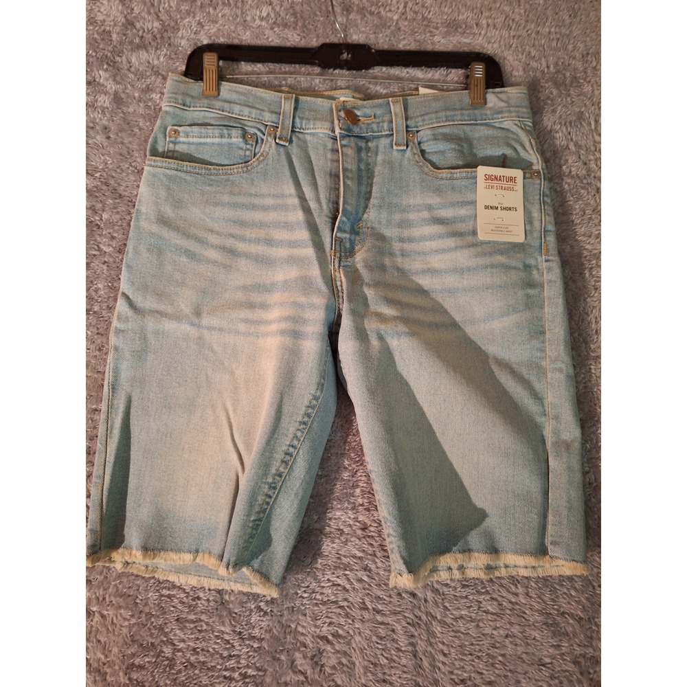 Signature Levi Strauss Denim Shorts Women's Size 18 Reg Frayed Hem Light Wash